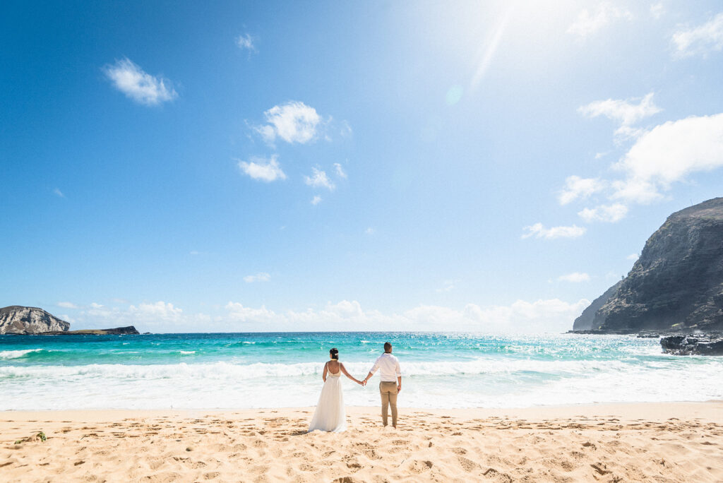 Elopement photo session on a beach